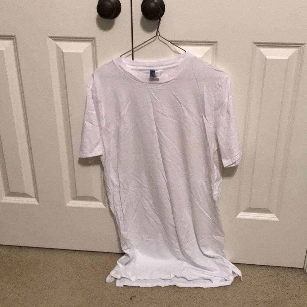 H&M elongated white tee